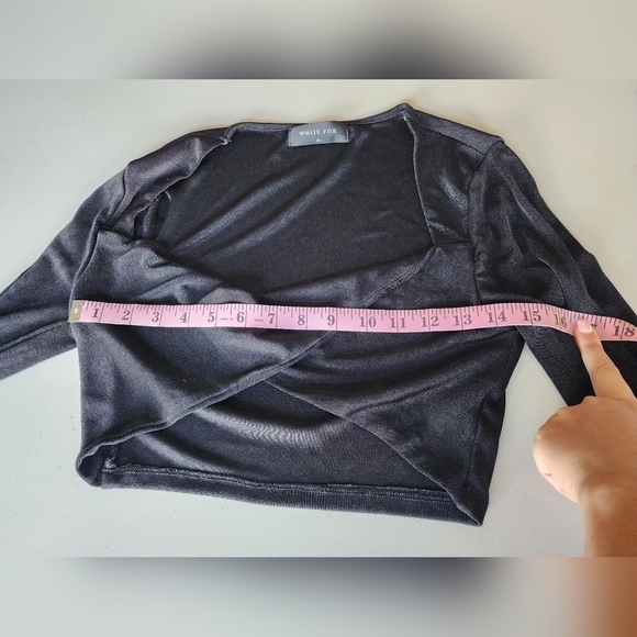 White Fox Longsleeve Black Crop Top Women's Size M. - Picture 6 of 7